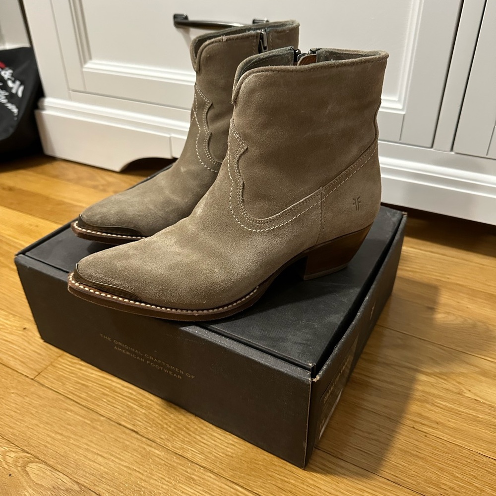 Frye Gray-Tan Heeled Cowboy Style Boots